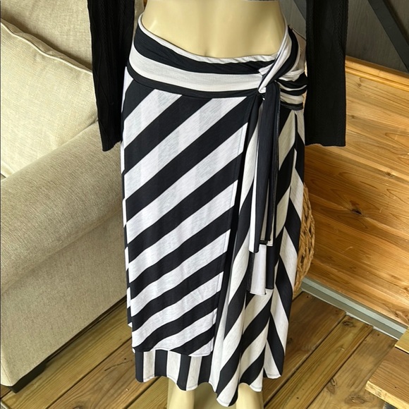 INC International Concepts Black and White Asymmetrical Wrap Skirt - Picture 2 of 7
